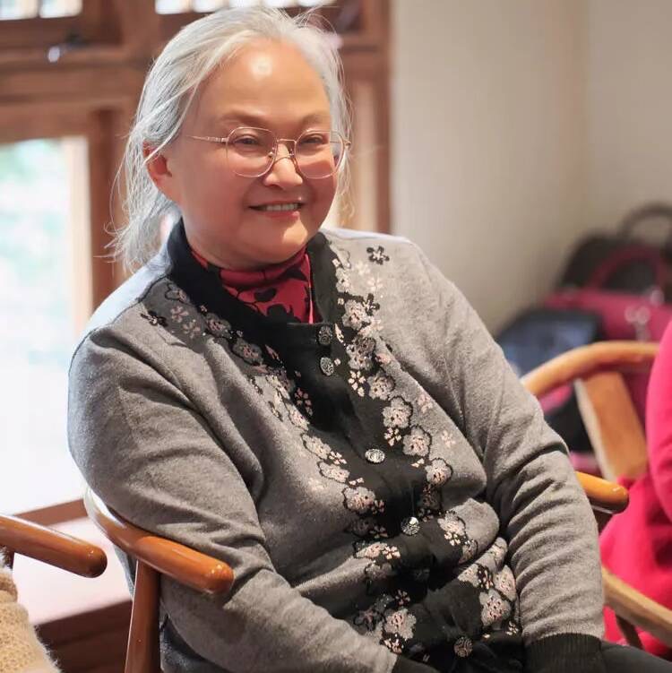 为师十赋鹧鸪天.贺霓虹姐姐寿诞兼新春