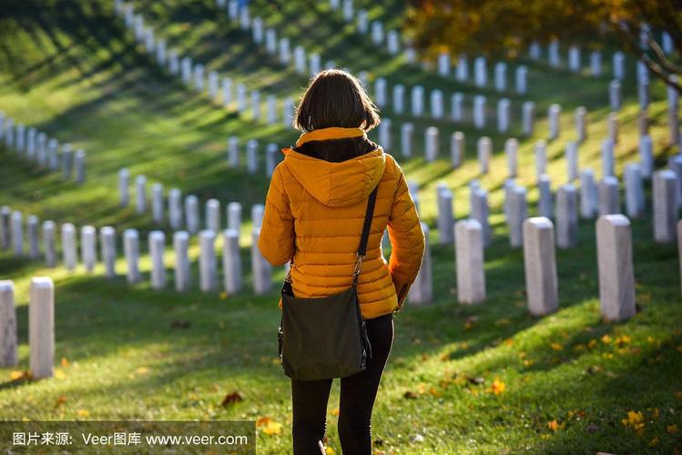 站在寂寞的地方