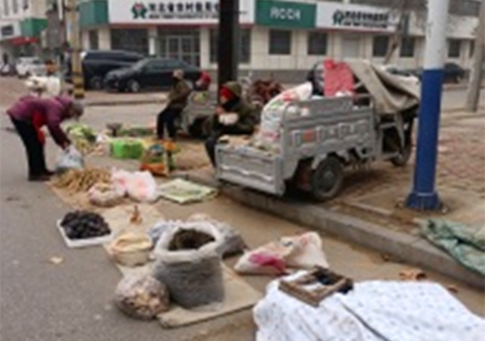 寒风里的农家摊